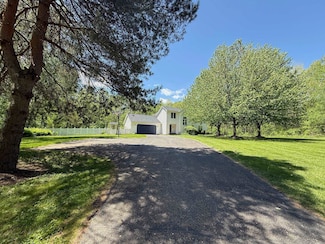 16350 Whitaker Rd, Linden, MI 48451