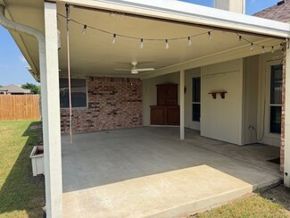 1309 Columbia Dr, Midlothian, TX 76065