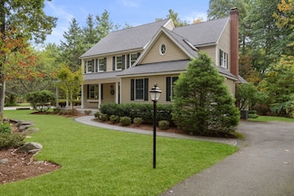 17 Ledge Hill Rd, Southborough, MA 01772