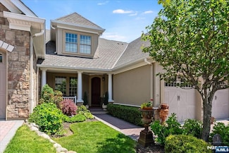 75 Windsor Ln, Ramsey, NJ 07446