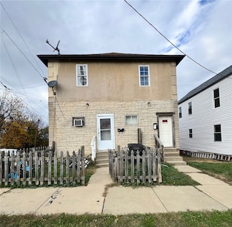 695 Ewing St, Washington, PA 15301