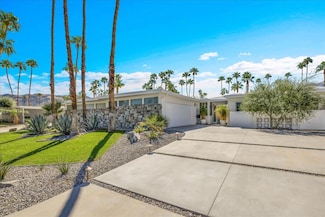 211 E Canyon Vista Dr, Palm Springs, CA 92264