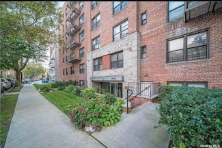 141-30 84th Rd Unit 4E, Jamaica, NY 11435