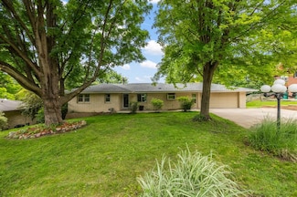 6730 NW Timberline Dr, Des Moines, IA 50313