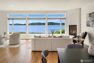 4582 Point White Dr NE, Bainbridge Island, WA 98110