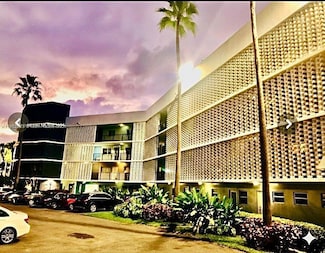 877 NE 195th St Unit 122, Miami, FL 33179