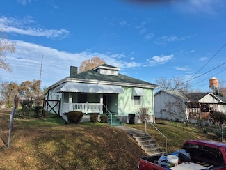 923 Riverview St, Danville, VA 24541