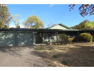 441 Lynnwood Ave, Medford, OR 97504
