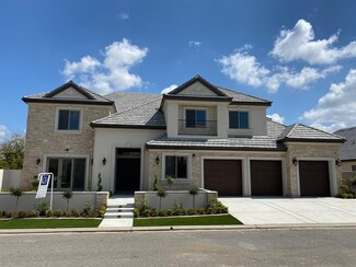 11268 N Burnhaven Way, Fresno, CA 93730