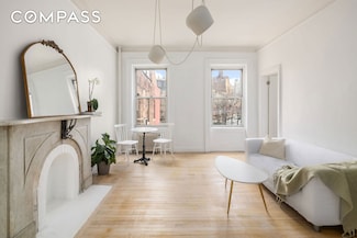 345 W 4th St Unit 8, New York, NY 10014