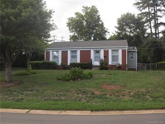 701 Norwood Dr, Charlotte, NC 28208