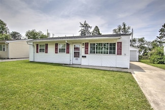 2809 E Cardinal Dr, Decatur, IL 62526