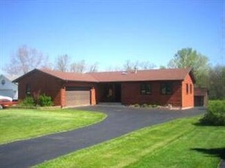 1942 Holiday Dr, Holiday Hills, IL 60051