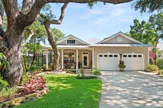 806 Locust St, New Smyrna Beach, FL 32169