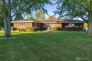 4001 E Social Row Rd, Waynesville, OH 45068
