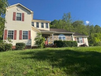 213 Fairway View Dr, Peterstown, WV 24963