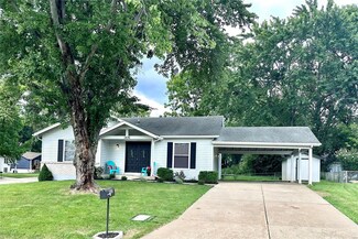 1430 Saint Gregory Ln, Saint Charles, MO 63304