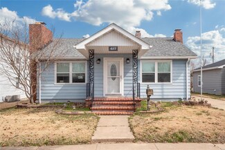 457 Leslie Ave, Wood River, IL 62095
