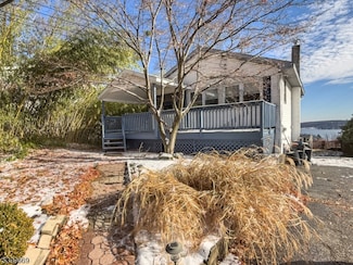 207 Dupont Ave, Hopatcong, NJ 07843