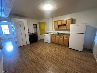 256 N 4th St, Paterson, NJ 07522