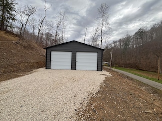 2291 Blankey Branch Rd, Beattyville, KY 41311