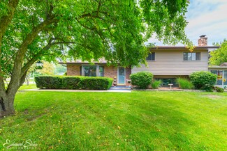 223 Liberty Ave, Fox River Grove, IL 60021