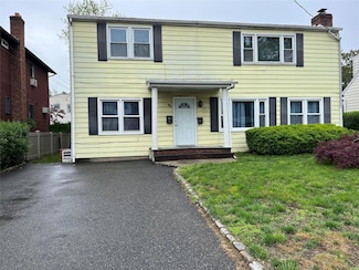 54 Hickory Rd Unit 2nd Fl, Port Washington, NY 11050