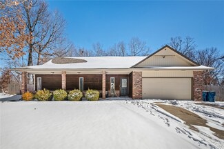 1 Baltasound Ln, Bella Vista, AR 72715