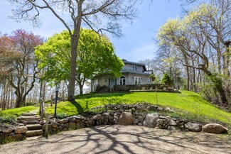 131 Shubael Weeks Path, Vineyard Haven, MA 02568