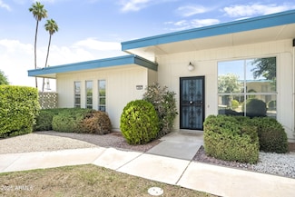9967 W Hawthorn Dr, Sun City, AZ 85351