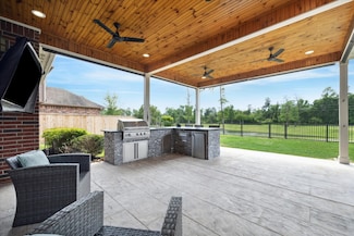 18531 Duke Lake Dr, Spring, TX 77388