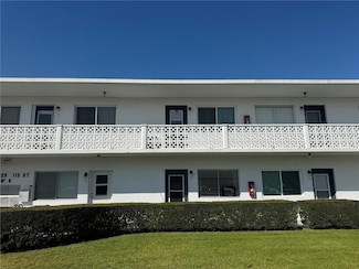 8320 112th St Unit 107, Seminole, FL 33772