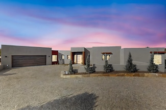 64 Calle Mi Gusto, Santa Fe, NM 87506