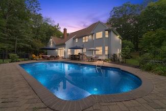 7 Butternut Ln, Oxford, CT 06478