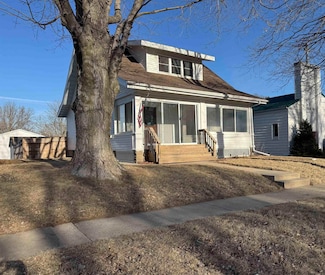 117 E Washington St, Shell Rock, IA 50670