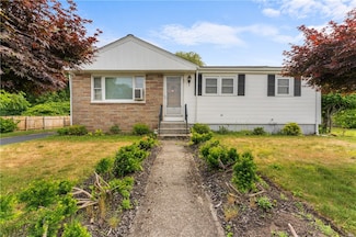 55 Ivan Ave, Riverside, RI 02915