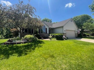 6864 Wellington Dr, Dexter, MI 48130