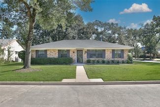 4402 Fallbrook Dr, Houston, TX 77018