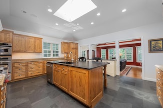 366 W South St, Worthington, OH 43085