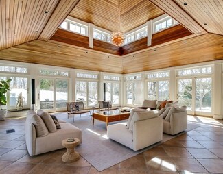 19 Bedford Rd, Lincoln, MA 01773