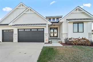 2860 NW Brookside Dr, Grimes, IA 50111