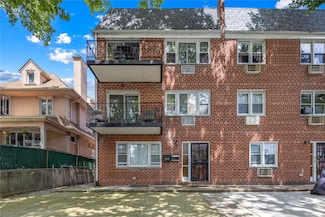 8541 Abingdon Rd, Kew Gardens, NY 11415