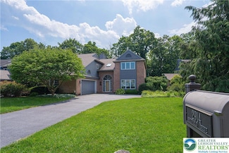 2914 Sheffield Dr, Emmaus, PA 18049