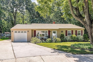 16 Eisenhower Ct, Matawan, NJ 07747