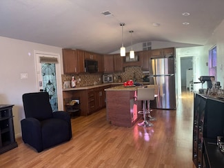 11940 N US Highway 301, Thonotosassa, FL 33592