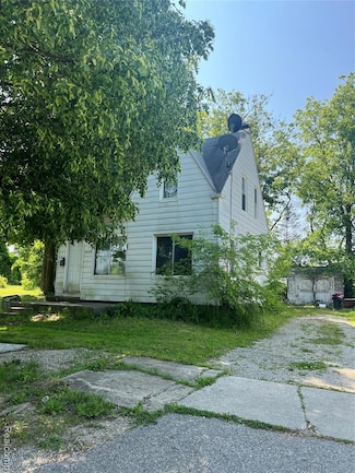 2537 Swayze St, Flint, MI 48503