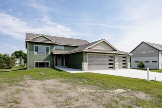 656 Lake Forest Cir, Detroit Lakes, MN 56501