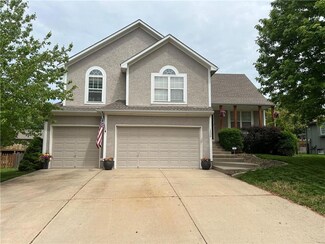 1530 Horseshoe Dr, Raymore, MO 64083