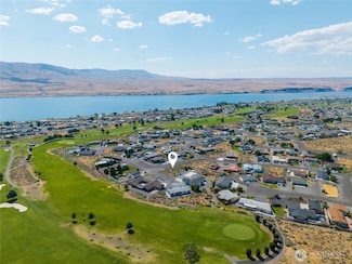 334 Rainbow Place W, Desert Aire, WA 99349