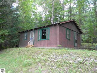 5466 Barbara Ln, Rose City, MI 48654